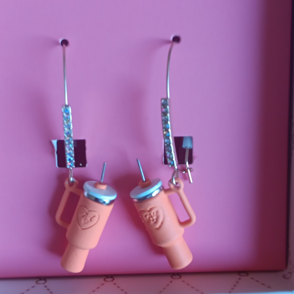 Betsey Johnson Earrings New In Box - Picture 4 of 5